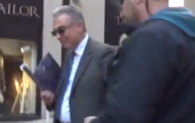 Γιατί παραλίγο να δείρουν τον Ρουσόπουλο έξω από την ΕΣΗΕΑ (βίντεο)