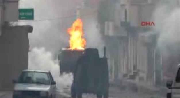 Οι Τούρκοι πνίγουν στα χημικά πορεία συμπαράστασης στην Κομπάνι (βίντεο)