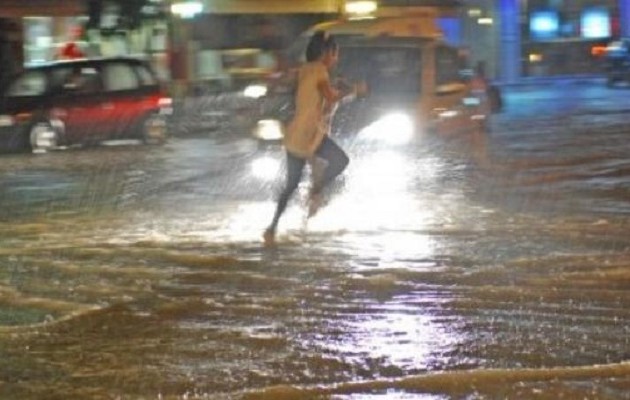Ένας νεκρός από τις έντονες βροχοπτώσεις