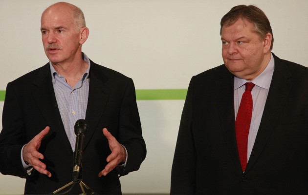 Κατά 100άδες εγκαταλείπουν το ΠΑΣΟΚ τα στελέχη του για το κόμμα του Γιώργου