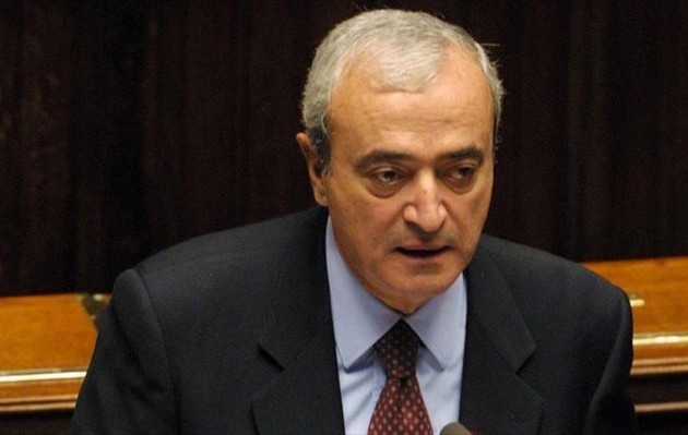 Μαρτίνο προτείνει ο Μπερλουσκόνι για Πρόεδρο Δημοκρατίας