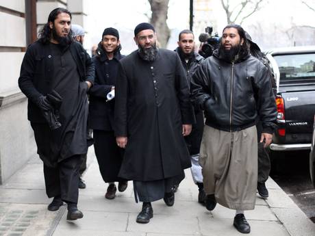 Charlie Hebdo: Ο παρανοϊκός ιμάμης του Λονδίνου στηρίζει τους τζιχαντιστές
