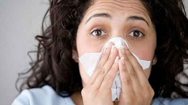 Προσοχή: Μην παίρνετε αντιβιοτικά για τις ιώσεις – Δεν κάνουν τίποτα!