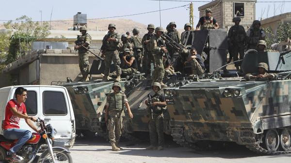 Το Ισλαμικό Κράτος συγκεντρώνει ενόπλους στα σύνορα με τον Λίβανο