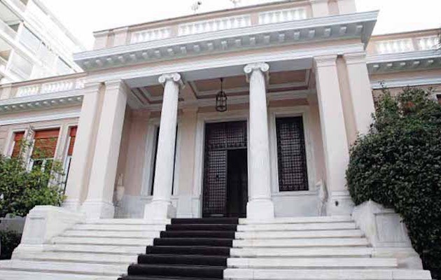 Ο Αλέξης Τσίπρας βρήκε ένα άδειο Μέγαρο Μαξίμου