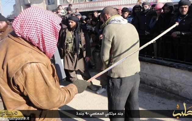 Ισλαμικό Κράτος: Μουσικοί καταδικάστηκαν σε 90 βουρδουλιές γιατί έπαιζαν με αρμόνιο