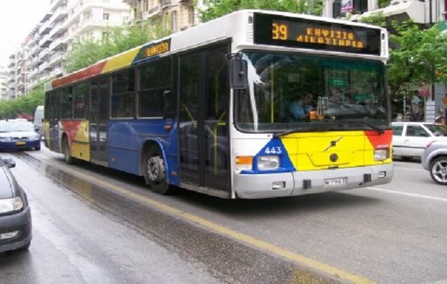Πανικός στη Θεσσαλονίκη: Φωτιά σε λεωφορείο γεμάτο επιβάτες