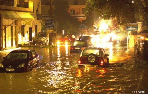 Τα Χανιά πλημμύρισαν και έγιναν… Βενετία (φωτογραφίες)