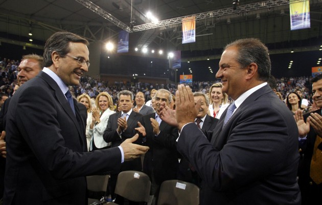 Ο Καραμανλής στηρίζει ανοιχτά τον Σαμαρά