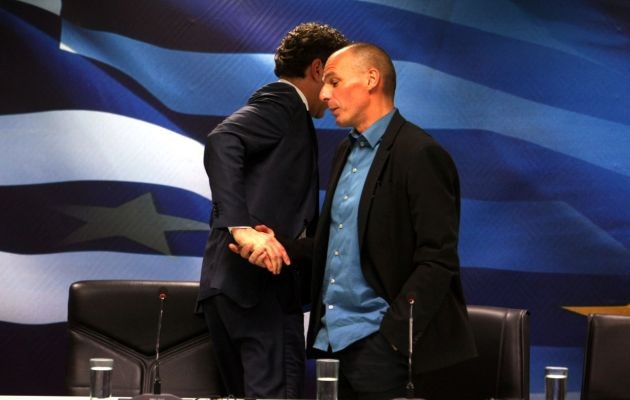 Eσπευσμένα στο Παρίσι ο Βαρουφάκης μετά τη “σφαλιάρα” στην τρόικα
