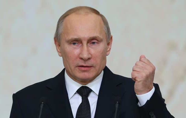 Ο Πούτιν υπέγραψε νόμο που θα χαρακτηρίζει ξένα ΜΜΕ ως “πράκτορες του εξωτερικού”