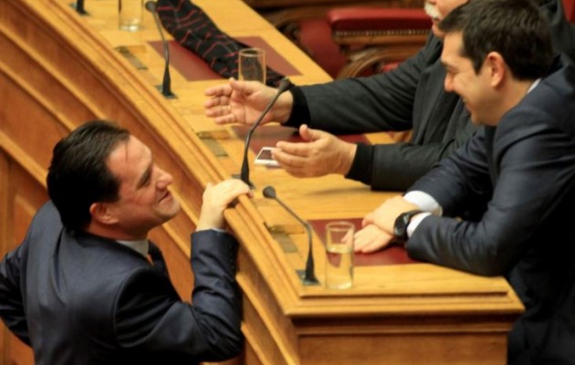 Δεν παίζεται ο Άδωνις… Έκανε χαρούλες στον Τσίπρα