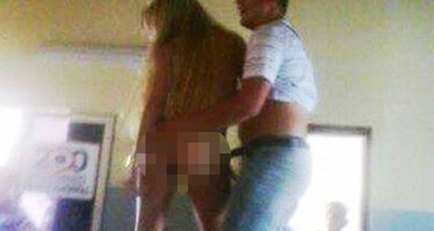 Όργια σε αστυνομικό τμήμα – Φωτογραφίες ΣΟΚ! με γυμνές στρίπερ