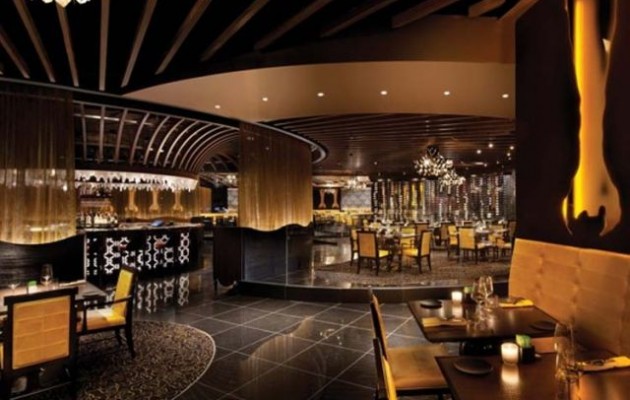 Τους έκανε «χρυσό» τραπέζι με λογαριασμό 300.000 δολαρίων