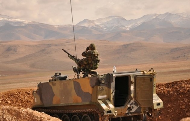 Το βράδυ ο Λίβανος βομβάρδισε με πυροβολικό τους τζιχαντιστές