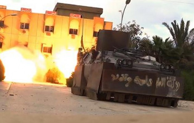 Το Ισλαμικό Κράτος επιτέθηκε με παράδοξο όχημα σε βάση στη Λιβύη
