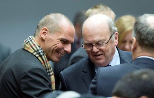 Ιρλανδός ΥΠΟΙΚ: Ας μας πει ο Βαρουφάκης ακριβώς τι θέλει