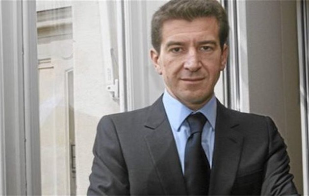 Lazard: Το ελληνικός χρέος θα πρέπει να μειωθεί κατά 100 δισ. ευρώ