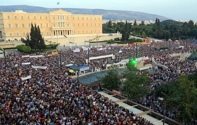 Spiegel: “Επαναστάτες σε μέθη” οι Έλληνες