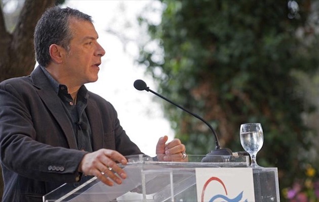 Θεοδωράκης: “Να βρούμε Πρόεδρο εκτός πολιτικού συστήματος”