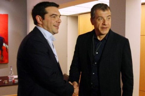 Θεοδωράκης: Στη διάθεση του Τσίπρα οι βουλευτές του Ποταμιού