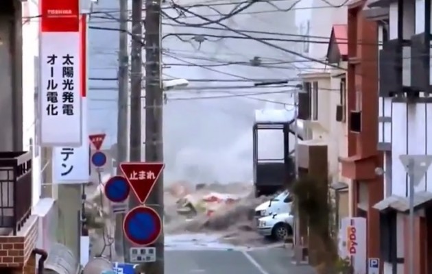 Bίντεο-σοκ από το τσουνάμι στην Ιαπωνία το 2011