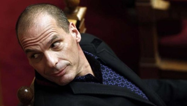 «Σφάζει με το βαμβάκι» και ο Βαρουφάκης τον Στουρνάρα