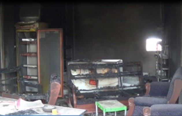 Το Ισλαμικό Κράτος όπως υποχωρεί καίει τα κουρδικά χωριά στη Συρία