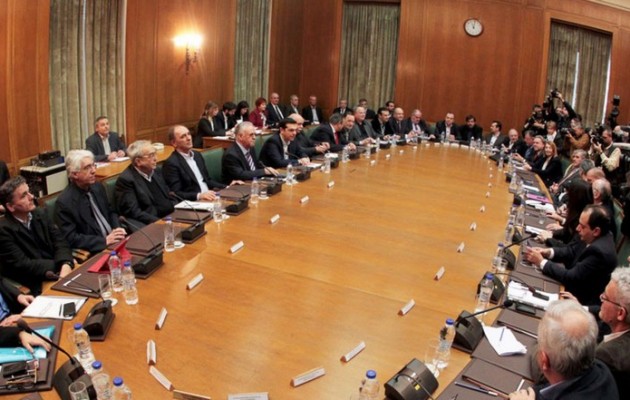 Οι άνθρωποι «σκιές» στα υπουργεία του ΣΥΡΙΖΑ