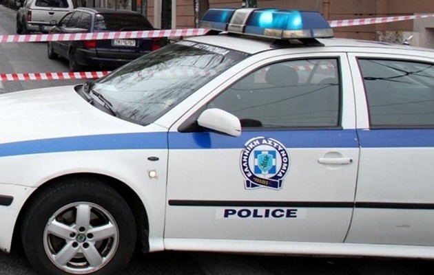 Άγριο έγκλημα στη Βούλα: Γυναίκα βρέθηκε δολοφονημένη στη μεζονέτα της