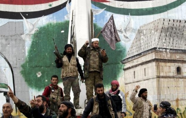 Οι τζιχαντιστές άλωσαν την Ιντλίμπ στη Συρία – Βίντεο μέσα από την πόλη