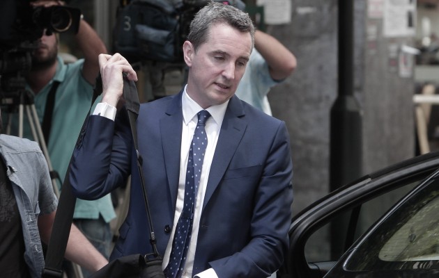 Νέο  χτύπημα από  Κομισιόν: Παγώστε τις ρυθμίσεις για τη φτώχεια και τις 100 δόσεις