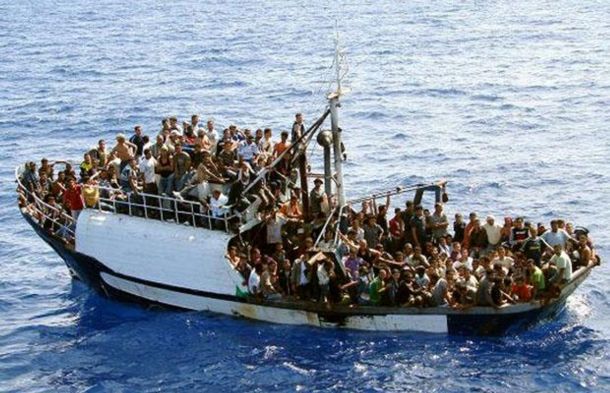 Στήνει «άσυλα» για μετανάστες στη Βόρεια Αφρική η ΕΕ