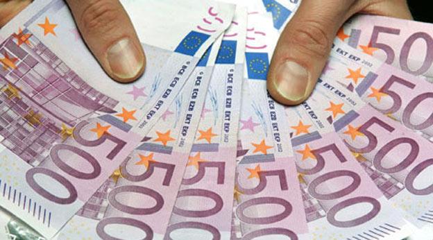 Πώς θα γίνεται έλεγχος για ξέπλυμα χρήματος από τα 1.000 ευρώ
