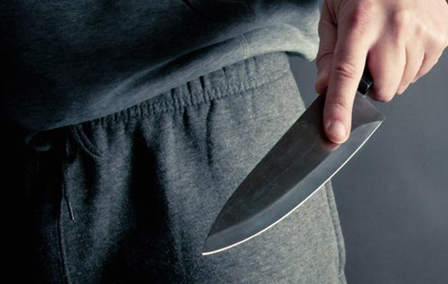 Πατέρας επιτέθηκε με κουζινομάχαιρο στον 17χρονο γιο του