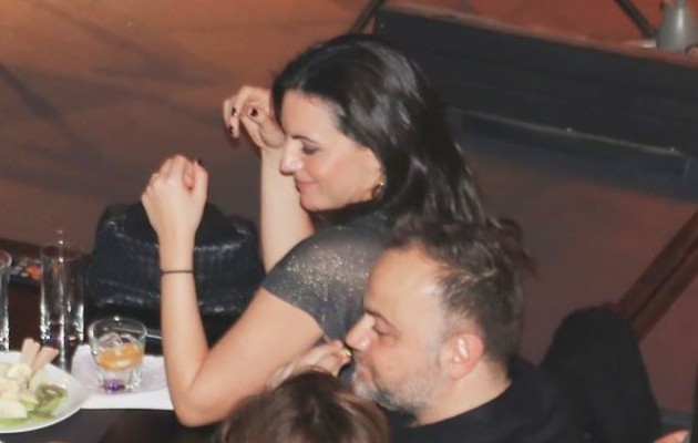Πρώτο τραπέζι στα μπουζούκια η Όλγα Κεφαλογιάννη