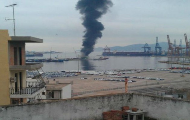 Φονική πυρκαγιά με έναν νεκρό σε πλοίο στη Δραπετσώνα