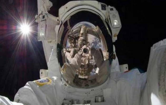 “Κόλλημα” με τα social media στο διάστημα – Τι είπε Ρώσος κοσμοναύτης