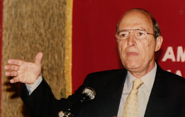 Παρέμβαση Σημίτη: Αδύνατη η έξοδος της Ελλάδας από το ευρώ