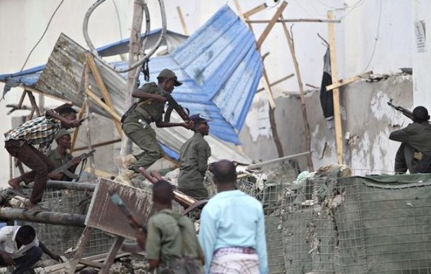 15 νεκροί στην κατάληψη ξενοδοχείου στο Μογκαντίσου από τζιχαντιστές