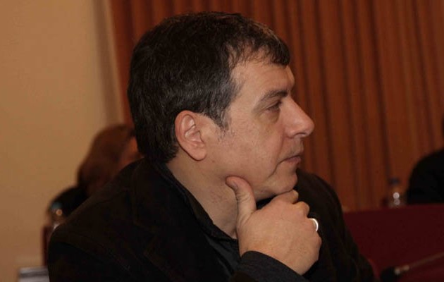 Θεοδωράκης: Μόνο το “μπόνους” μας χωρίζει από την κυβέρνηση  για τον εκλογικό νόμο