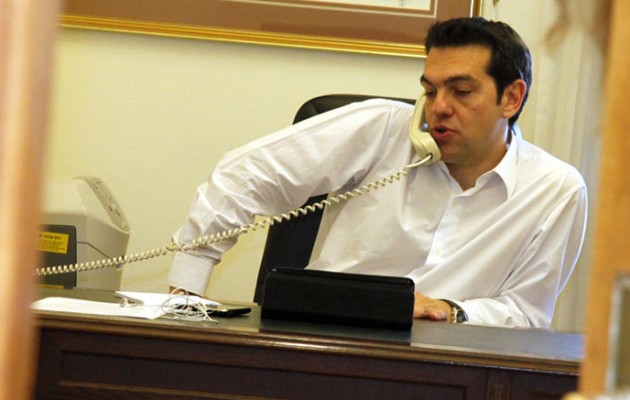Μέχρι αργά τη νύχτα ο Τσίπρας ήταν στα τηλέφωνα για το Eurogroup