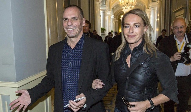 Ο Βαρουφάκης “παγώνει” όλες τις υποσχέσεις του ΣΥΡΙΖΑ για χάρη του Σόιμπλε