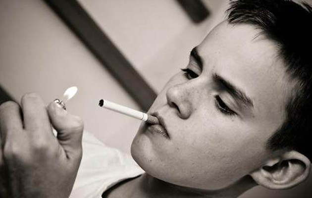 Έρευνα σοκ: Οι έφηβοι προτιμούν το χασίς από το αλκοόλ και το τσιγάρο