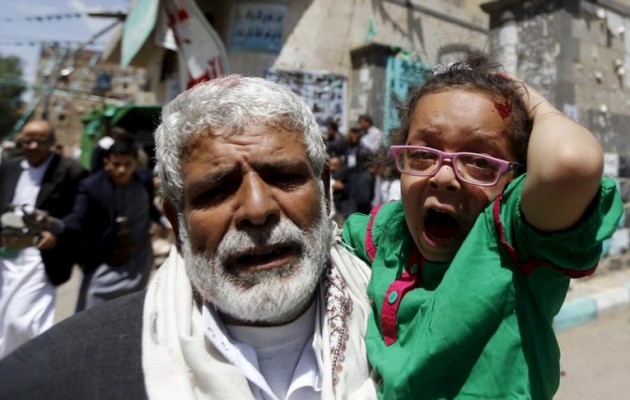 Άγρια νύχτα στην Υεμένη – Βομβαρδισμοί και μάχες στις πόλεις (βίντεο)