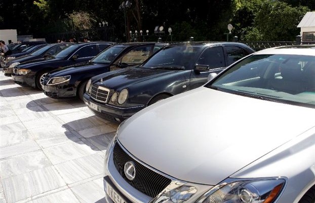 Τρεις μόνο βουλευτές του ΣΥΡΙΖΑ είπαν “όχι” στα βουλευτικά προνόμια