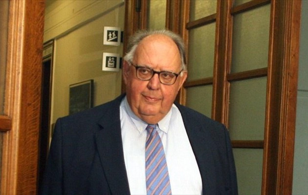 Λυπηθείτε τον: Χρωστάει φόρους και βιάζεται να πουλήσει ακίνητα ο Πάγκαλος!