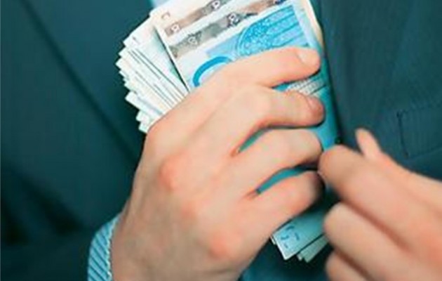 Τους εφοριακούς στοχοποιεί η κυβέρνηση για ελλιπείς φοροελέγχους