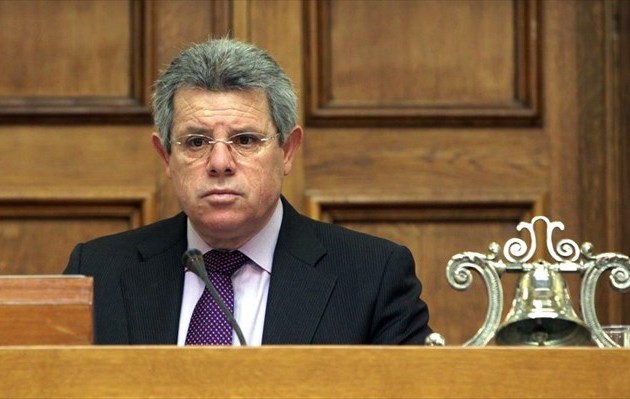 “Άνοιγμα” στη κοινωνία ζητά ο καραμανλικός Γιώργος Βλάχος από τον Σαμαρά