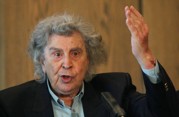 Μίκης Θεοδωράκης: Είμαστε ανώτεροι από τους Ευρωπαίους